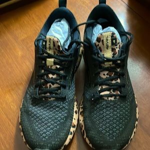 Brooks Revel 4, Women’s size 9